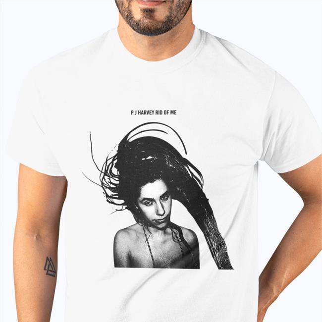 Winona Ryder With Fashion Designer Pj Harvey Rid Of Me Shirt
